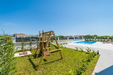 4-Bedroom Villa in Privlaka with Private Pool (8)