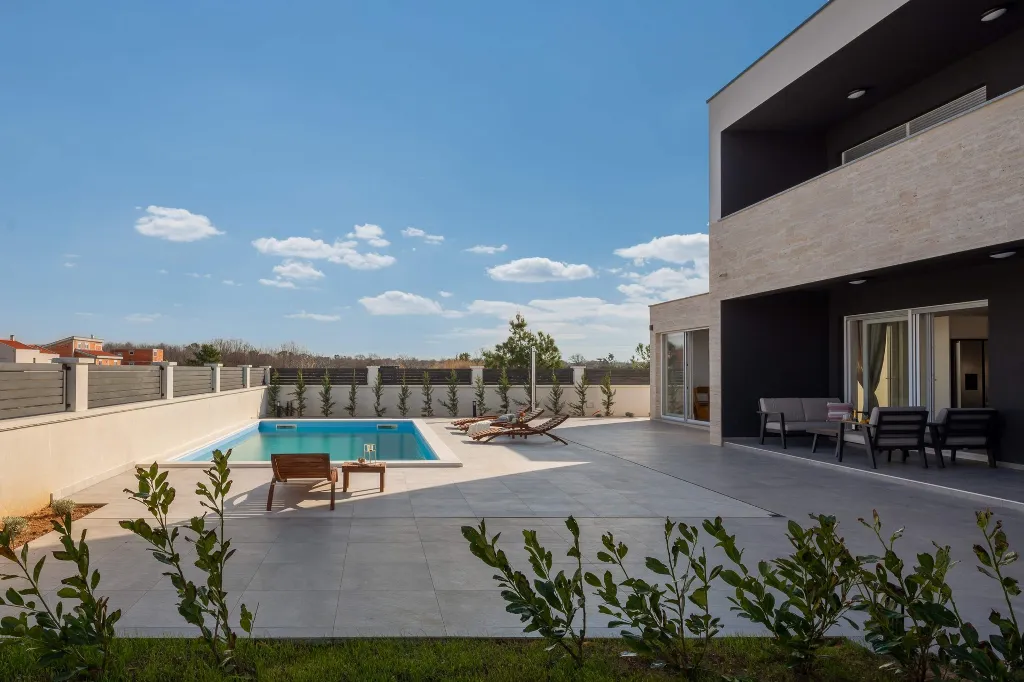 4-Bedroom Villa in Privlaka with Private Pool (8)