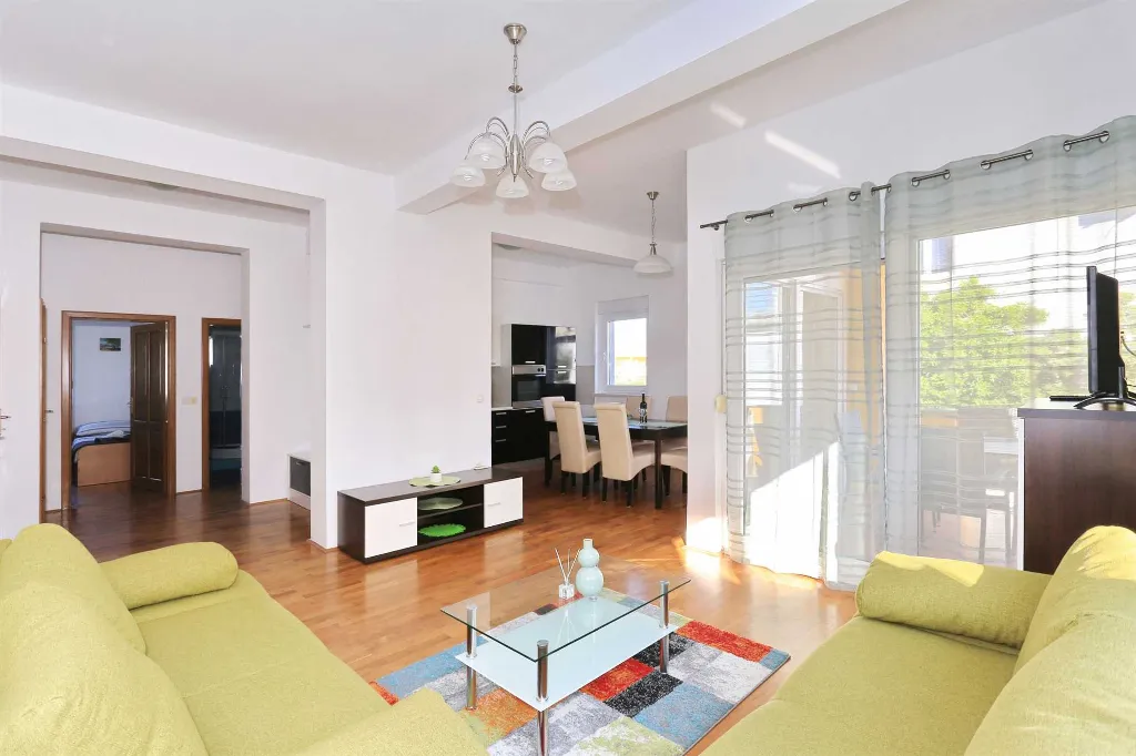 Privlaka 2-Bedroom Apartment for Up to 6 Guests