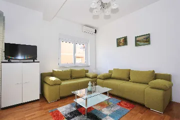 Privlaka 2-Bedroom Apartment for Up to 6 Guests