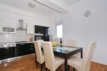 Privlaka 2-Bedroom Apartment for Up to 6 Guests