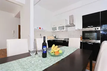 Privlaka 2-Bedroom Apartment for Up to 6 Guests