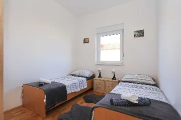 Privlaka 2-Bedroom Apartment for Up to 6 Guests