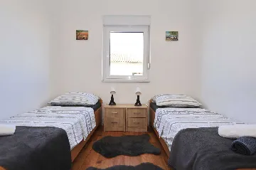 Privlaka 2-Bedroom Apartment for Up to 6 Guests