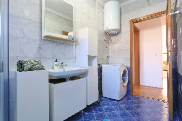 Privlaka 2-Bedroom Apartment for Up to 6 Guests