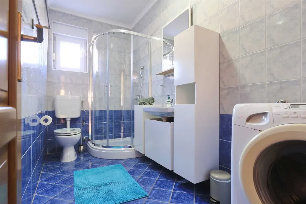 Privlaka 2-Bedroom Apartment for Up to 6 Guests