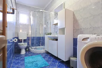 Privlaka 2-Bedroom Apartment for Up to 6 Guests