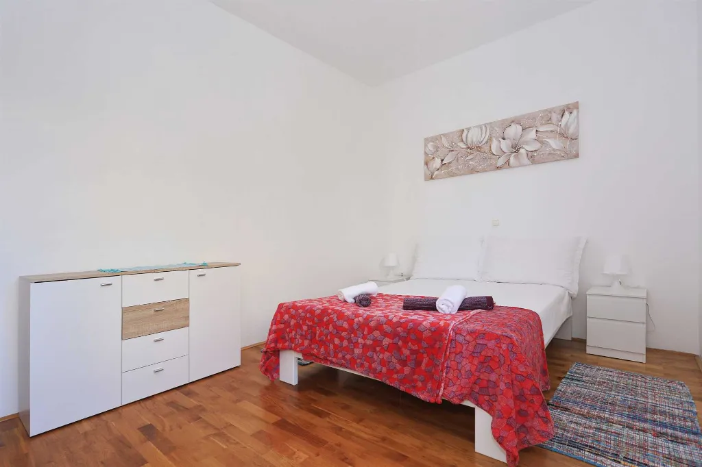 Privlaka 2-Bedroom Apartment for Up to 6 Guests