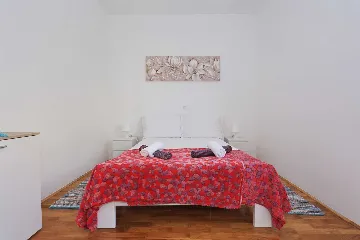 Privlaka 2-Bedroom Apartment for Up to 6 Guests