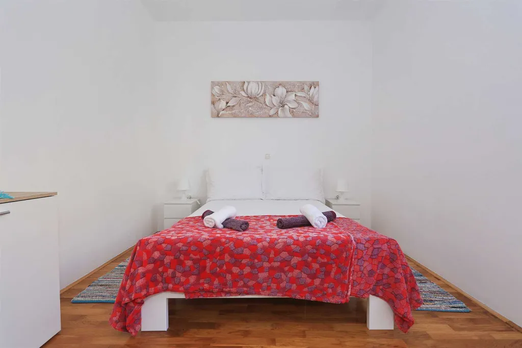 Privlaka 2-Bedroom Apartment for Up to 6 Guests