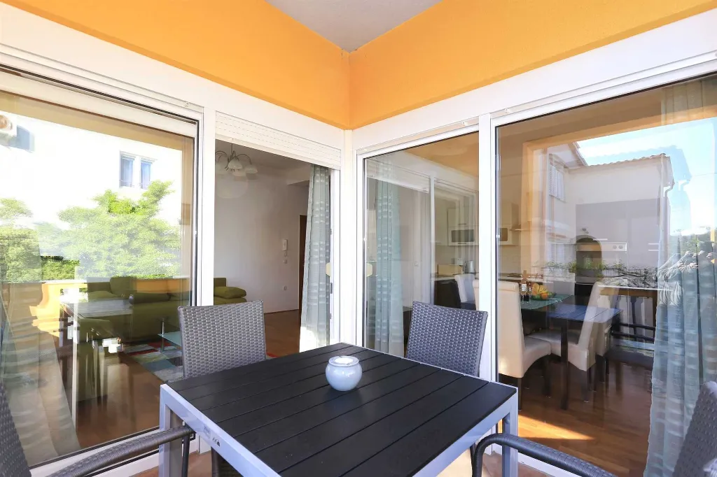 Privlaka 2-Bedroom Apartment for Up to 6 Guests