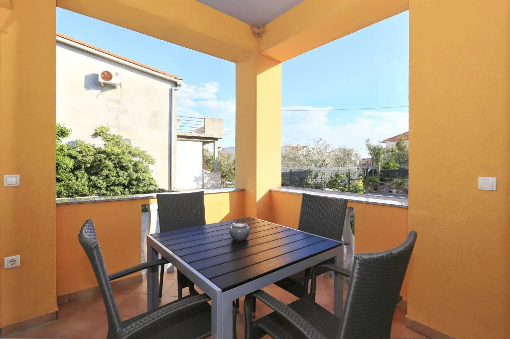 Privlaka 2-Bedroom Apartment for Up to 6 Guests