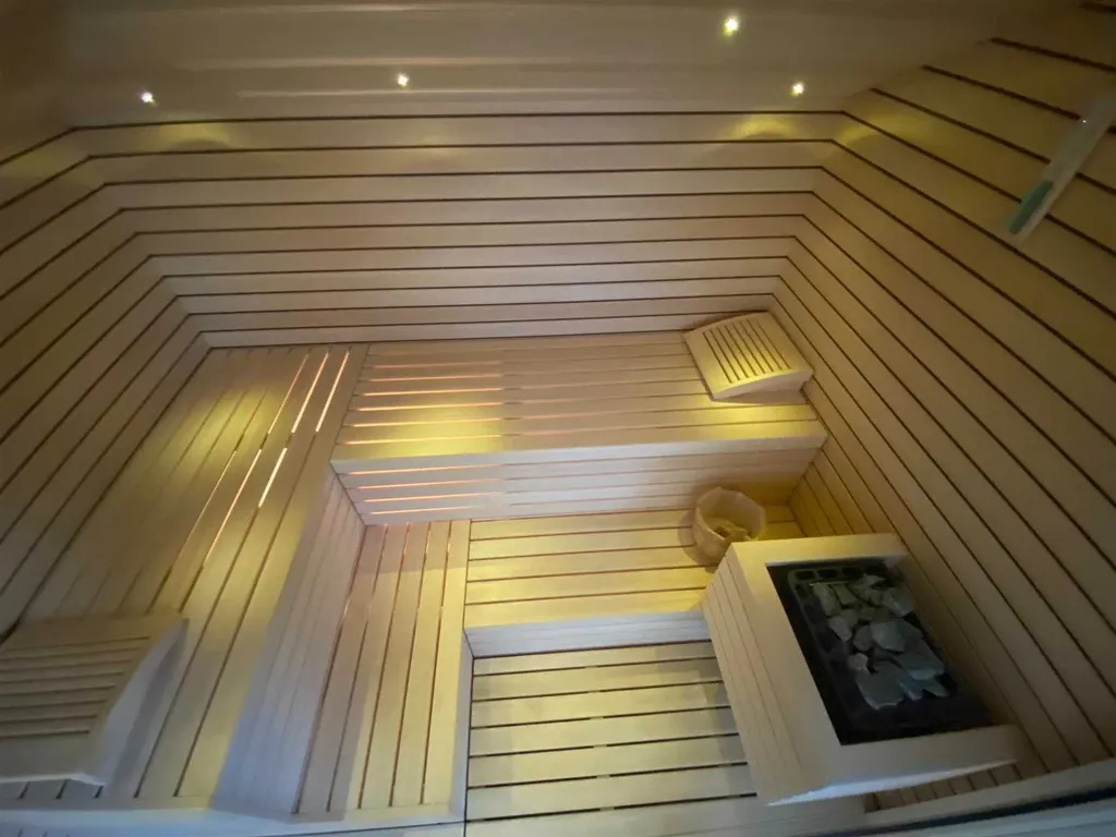 Heated Infinity Pool Stone Villa for 12 in Jesenice
