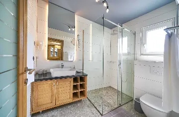 Heated Infinity Pool Stone Villa for 12 in Jesenice