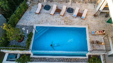 Heated Infinity Pool Stone Villa for 12 in Jesenice