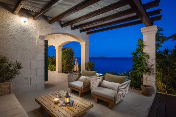 5-Bedroom Villa in Vis with Heated Seawater Pool