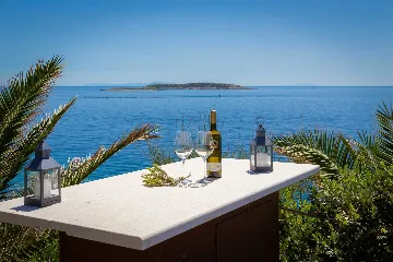 5-Bedroom Villa in Vis with Heated Seawater Pool