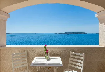 5-Bedroom Villa in Vis with Heated Seawater Pool