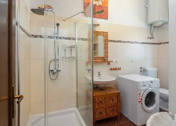 5-Bedroom Villa in Vis with Heated Seawater Pool