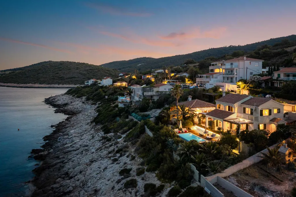 5-Bedroom Villa in Vis with Heated Seawater Pool