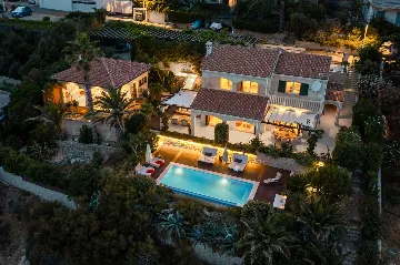 5-Bedroom Villa in Vis with Heated Seawater Pool