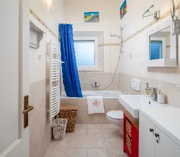 5-Bedroom Villa in Vis with Heated Seawater Pool