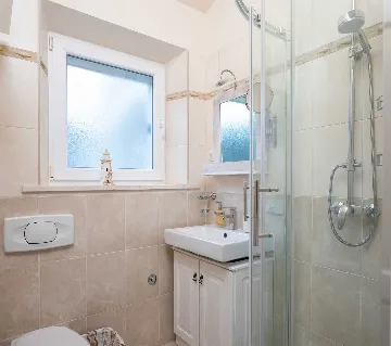 5-Bedroom Villa in Vis with Heated Seawater Pool