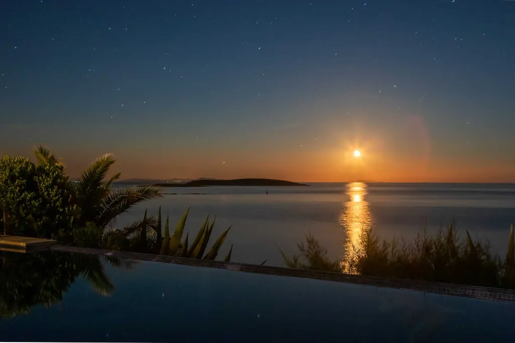 5-Bedroom Villa in Vis with Heated Seawater Pool