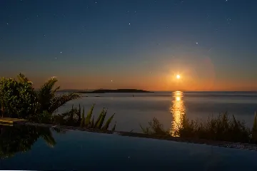 5-Bedroom Villa in Vis with Heated Seawater Pool