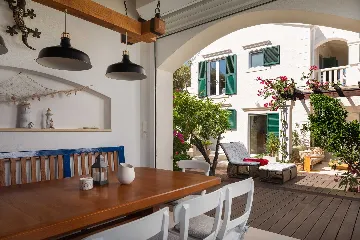 5-Bedroom Villa in Vis with Heated Seawater Pool