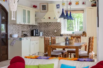 5-Bedroom Villa in Vis with Heated Seawater Pool