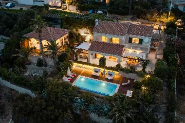 5-Bedroom Villa in Vis with Heated Seawater Pool