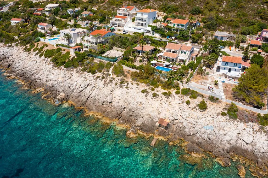 5-Bedroom Villa in Vis with Heated Seawater Pool