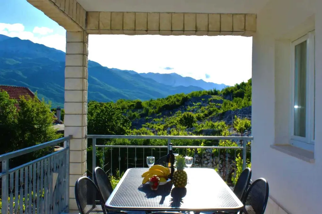 Zagvozd Holiday House with Private Pool