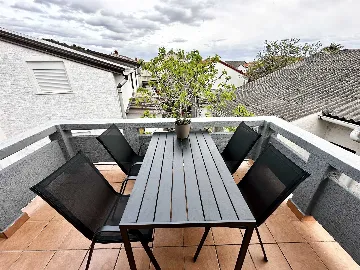 2-Bedroom Apartment for 4 in Vir, Near Beach