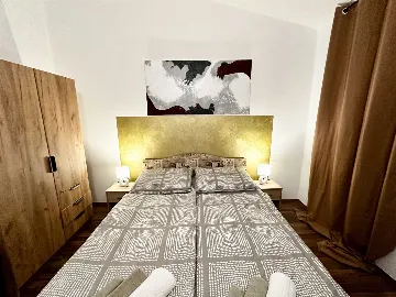 2-Bedroom Apartment for 4 in Vir, Near Beach