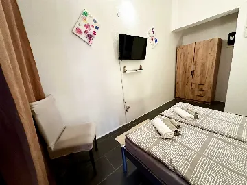 2-Bedroom Apartment for 4 in Vir, Near Beach