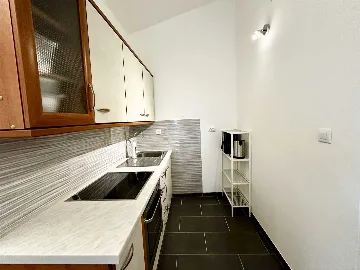 2-Bedroom Apartment for 4 in Vir, Near Beach