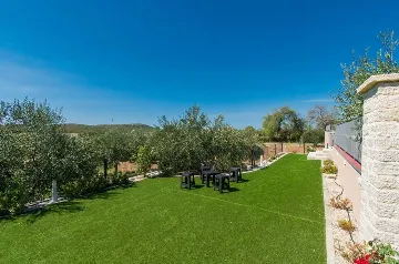 3-Bedroom Villa in Budak with Swimming Pool