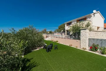 3-Bedroom Villa in Budak with Swimming Pool