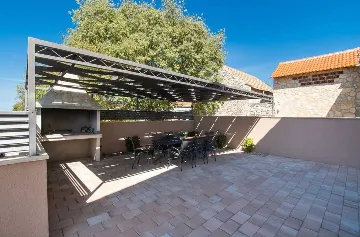 3-Bedroom Villa in Budak with Swimming Pool