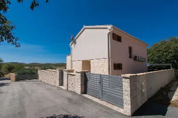 3-Bedroom Villa in Budak with Swimming Pool