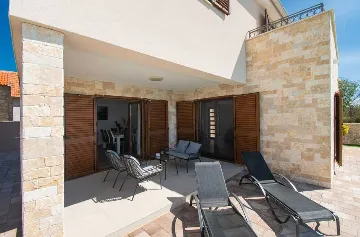 3-Bedroom Villa in Budak with Swimming Pool