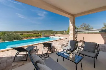 3-Bedroom Villa in Budak with Swimming Pool