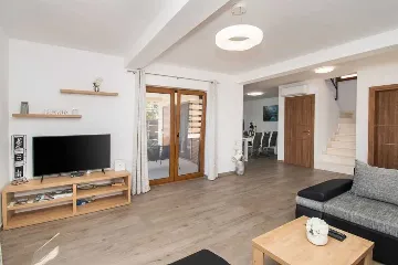 3-Bedroom Villa in Budak with Swimming Pool