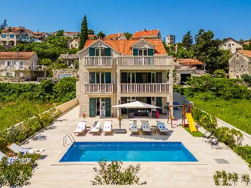 6-Bedroom Villa in Splitska with Pool & Sea View