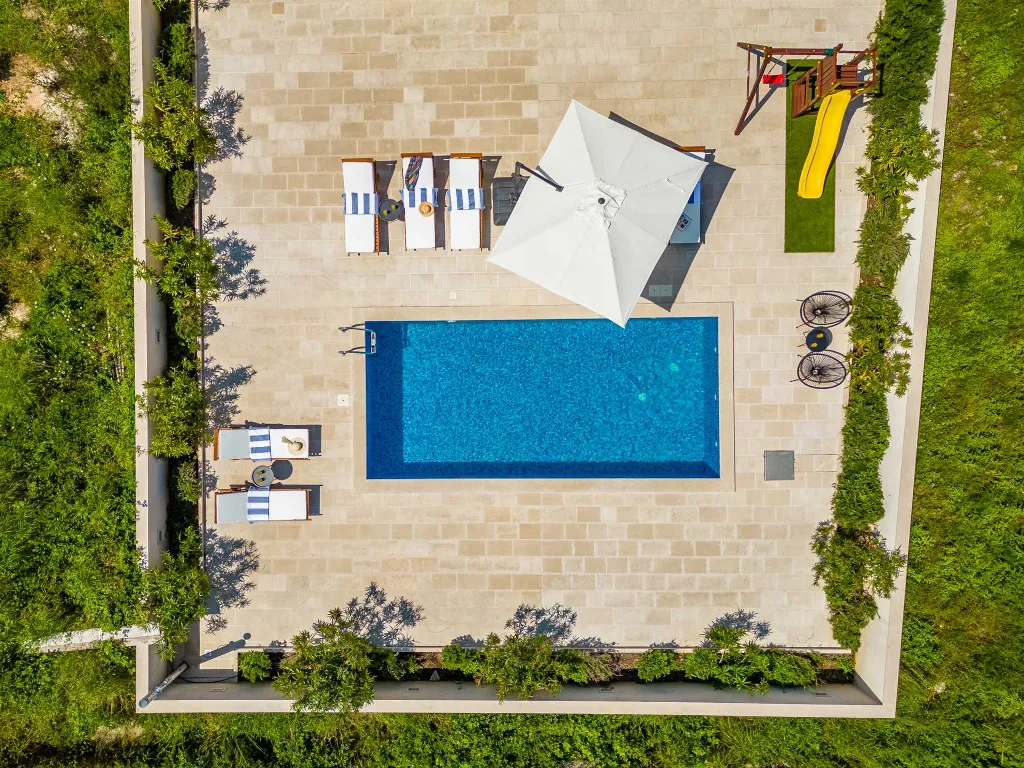 6-Bedroom Villa in Splitska with Pool & Sea View