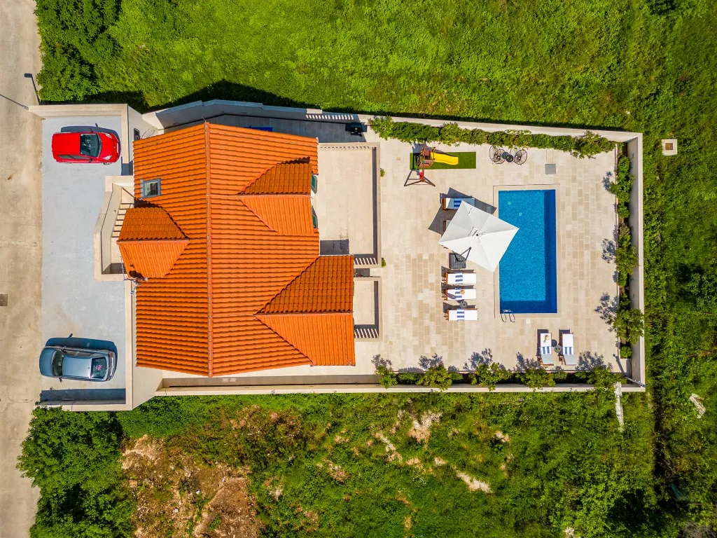 6-Bedroom Villa in Splitska with Pool & Sea View
