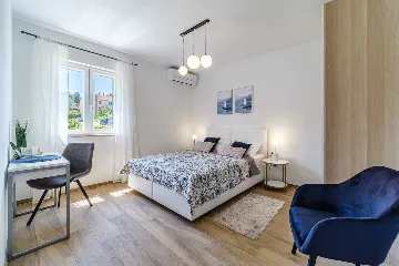 6-Bedroom Villa in Splitska with Pool & Sea View