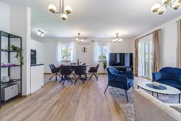 6-Bedroom Villa in Splitska with Pool & Sea View